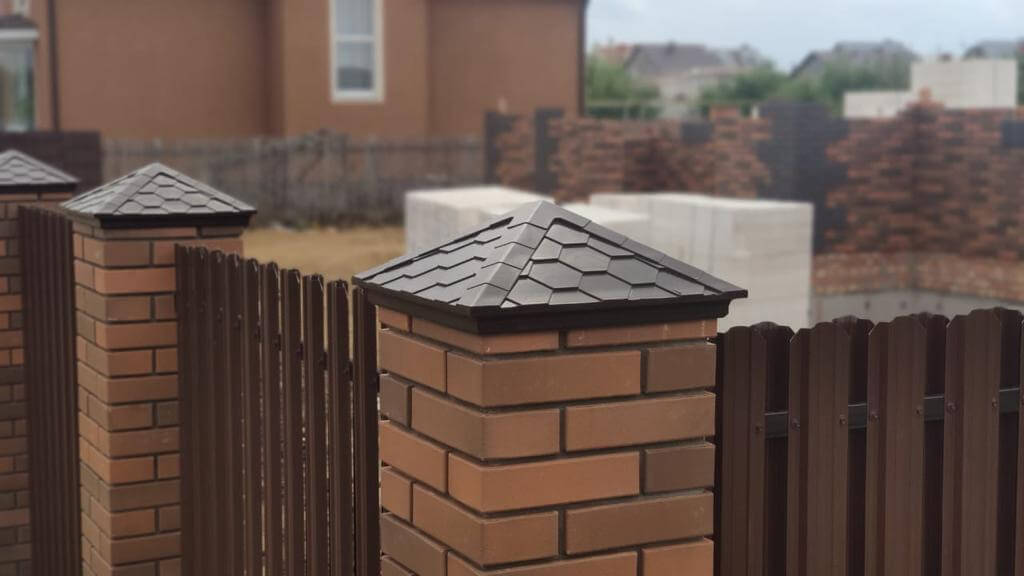 Колпак Zking Эверест Коричневый на столб 1.5х1.5 кирпича (390х390мм) в Омске фото