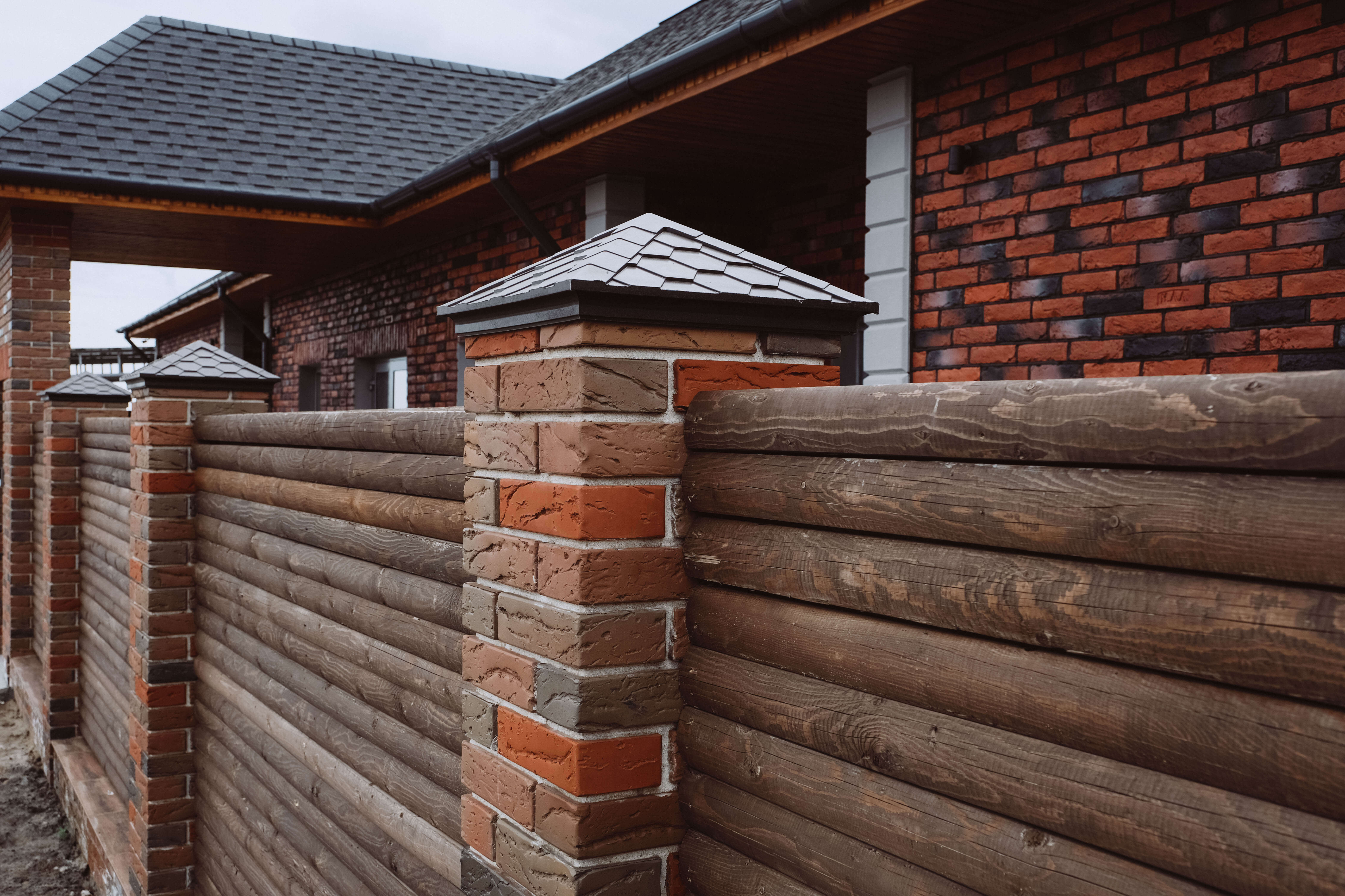 Колпак Zking Эверест Коричневый на столб 1.5х1.5 кирпича (390х390мм) в Омске фото