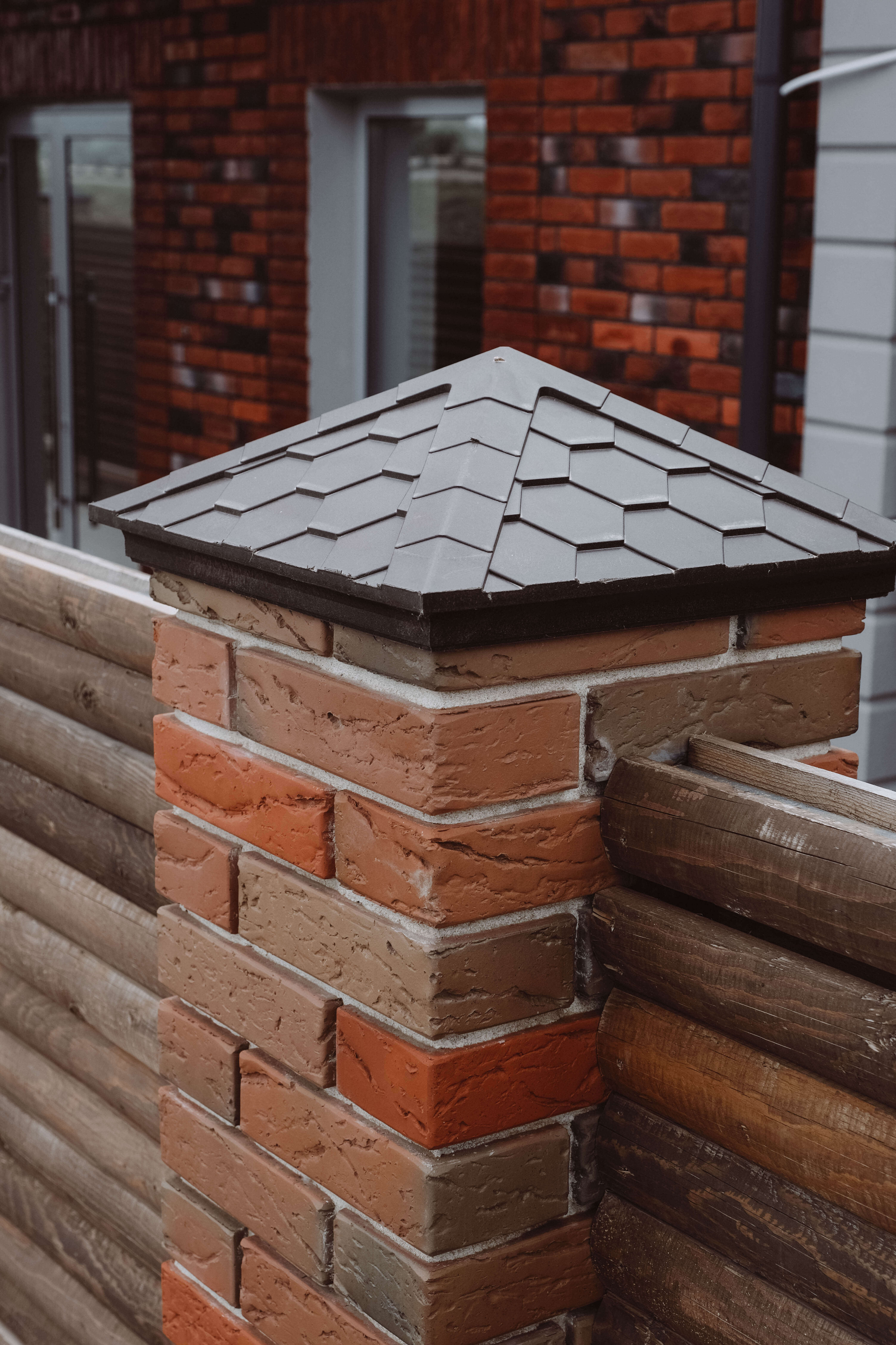 Колпак Zking Эверест Коричневый на столб 1.5х1.5 кирпича (390х390мм) в Омске фото